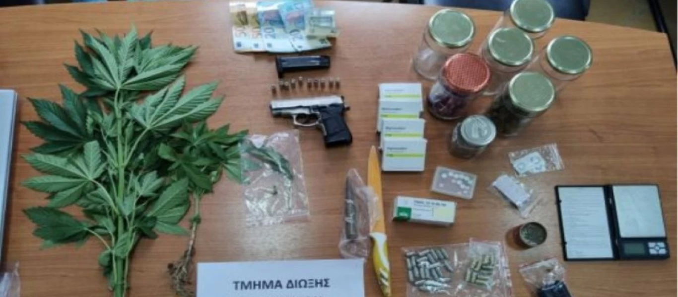 Αγρίνιο: Απείλησε τους αστυνομικούς της Δίωξης Ναρκωτικών με μαχαίρι και πιστόλι κρότου